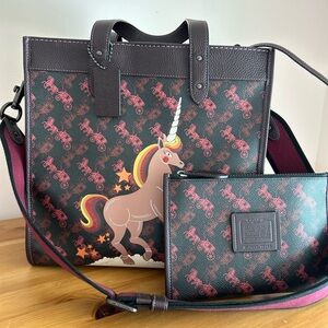 Field Tote Bag with Horse, Carriage and Unicorn Print